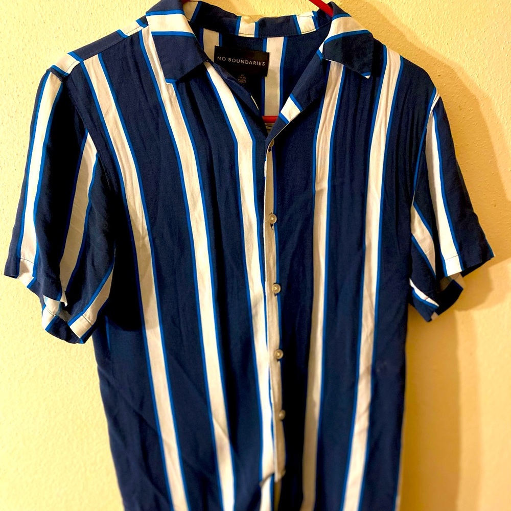 Blue & white line pattern shirt